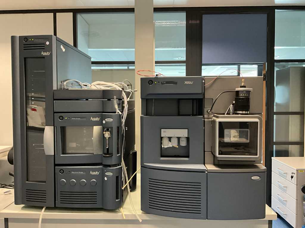 WATERS ACQUITY & XEVO HPLC System & Mass Spectrometer