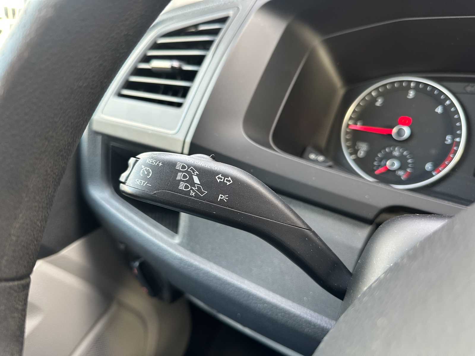 Volkswagen Transporter 2.0 TDI Trendline 3-Persoons 150pk 2018 (Origineel-NL), V-476-KS