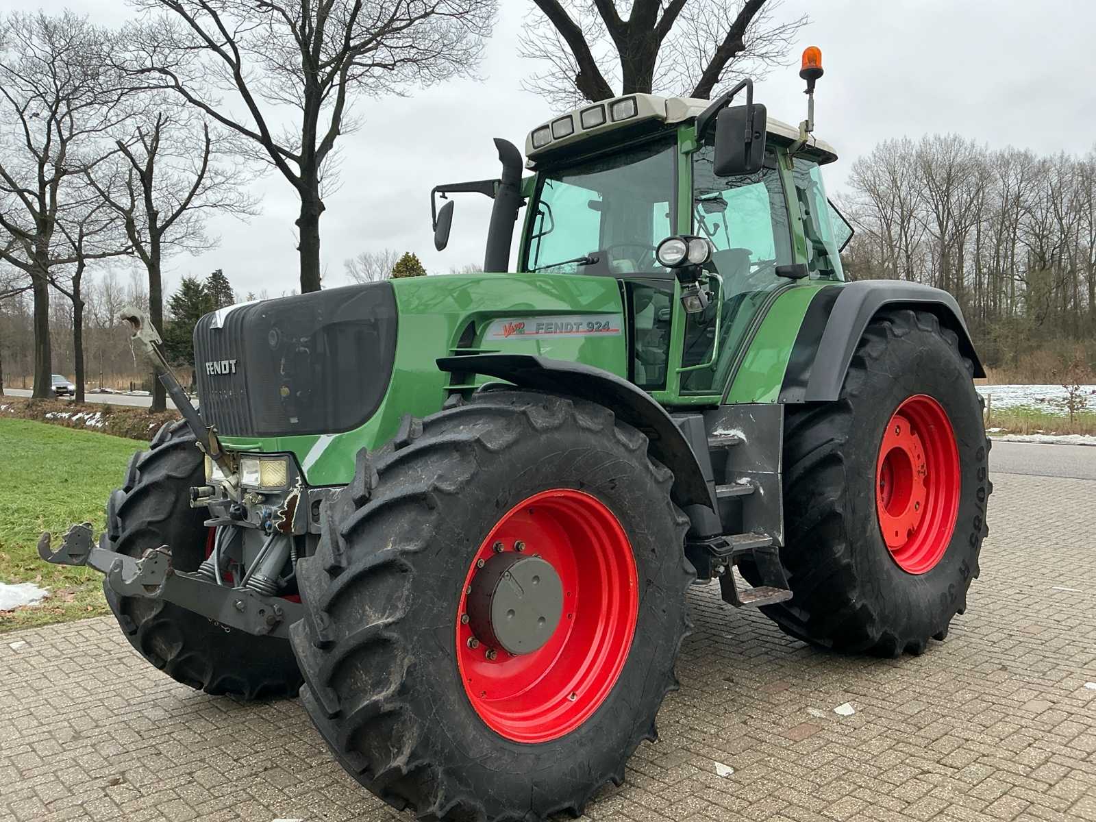 2006 Fendt 924 Vario All-wheel drive farm tractor