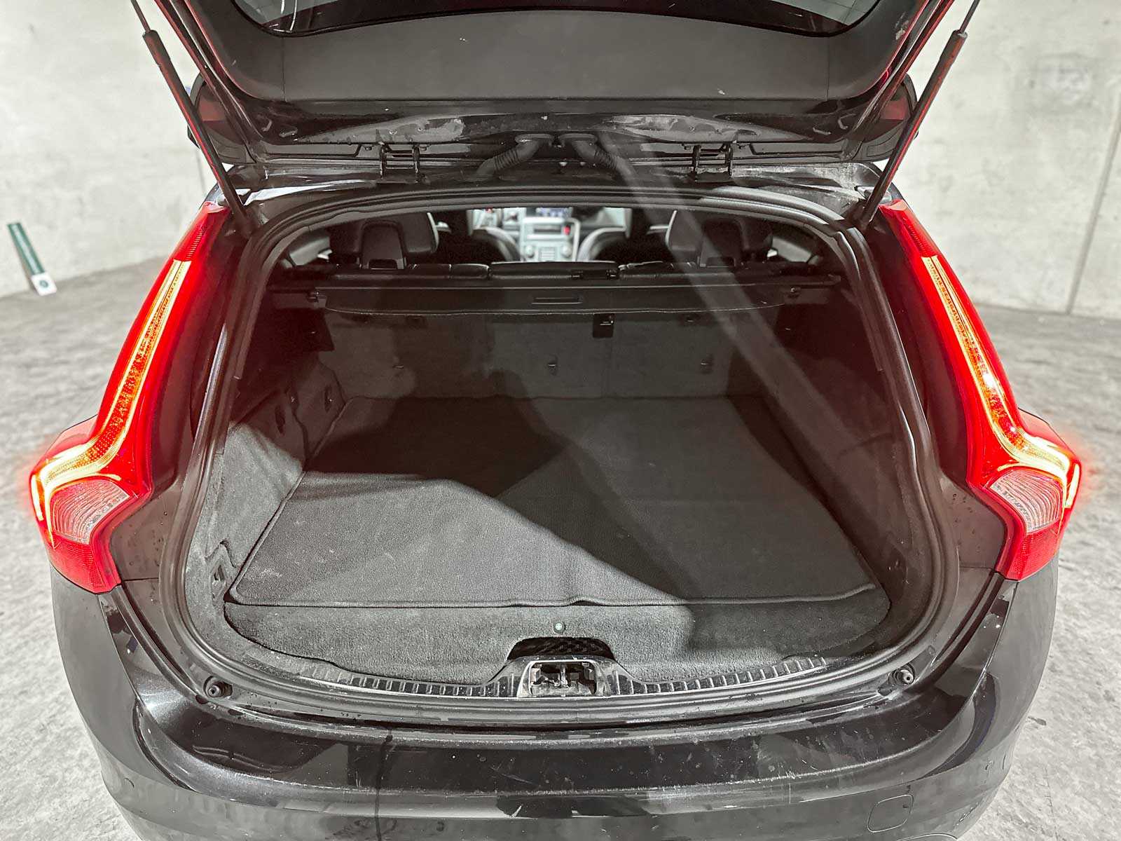 Volvo V60 2.4 D6 AWD Plug-In Hybrid Summum 285pk 2013 (Origineel-NL), 6-SFG-70