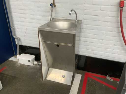 Lave-mains en acier inoxydable avec commande au pied