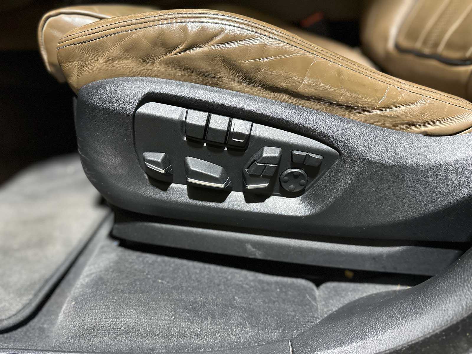 BMW xDrive40e iPerformance High Executive -individual- F15 313pk 2016, R-711-DS