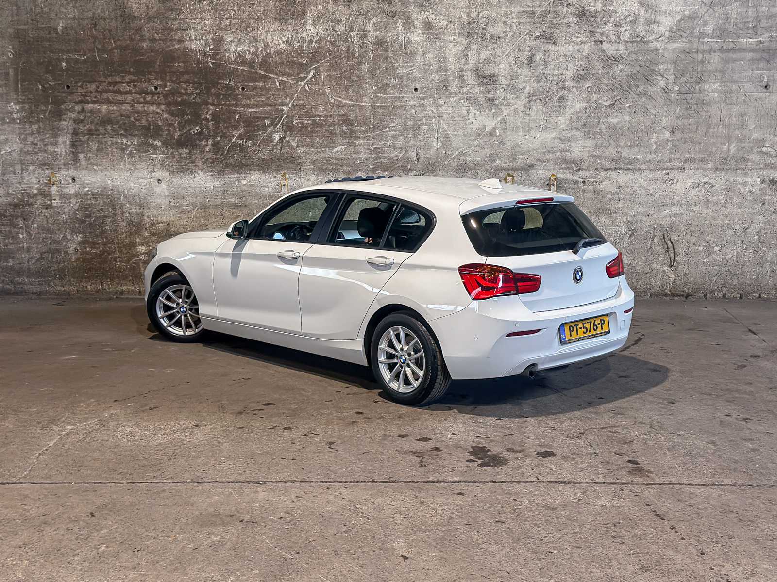 BMW 118i Corporate Lease Executive 1-serie 136pk 2017 (Origineel-NL) Automaat, PT-576-P
