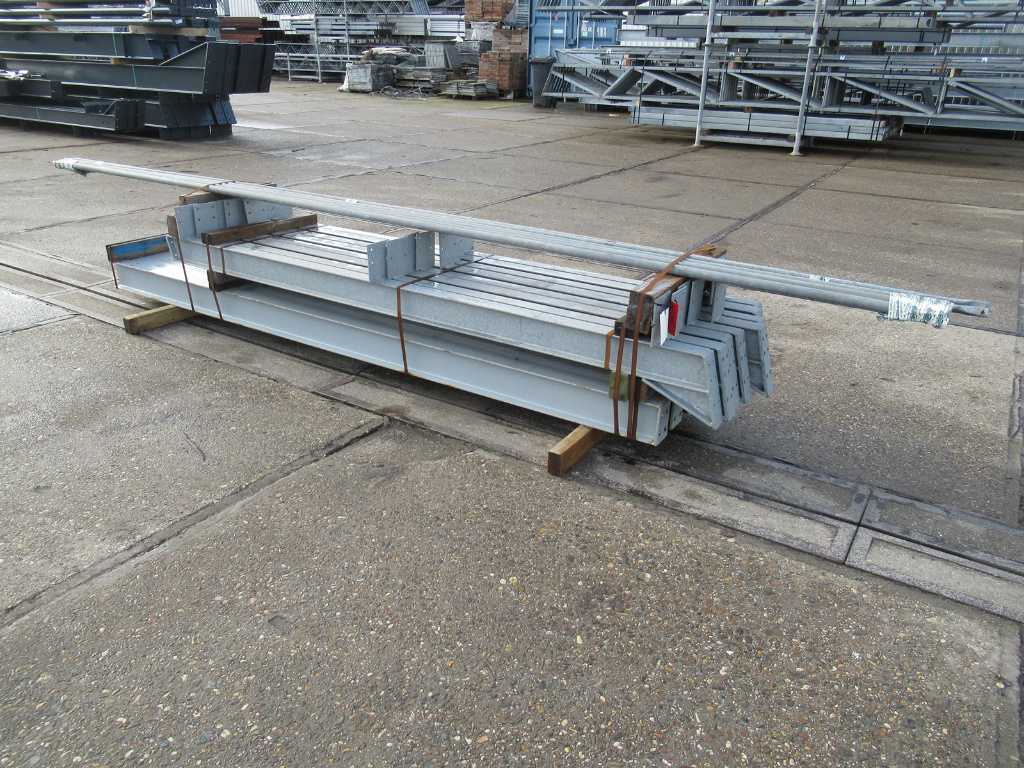 Steel construction 5.30 x 12.00 meters (64m2) | Troostwijk Auctions