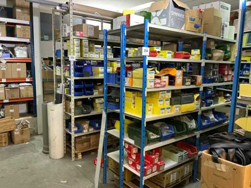 Approx. 17 meters of warehouse racking