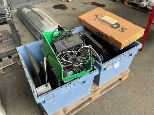 Série de divers appareils électroniques