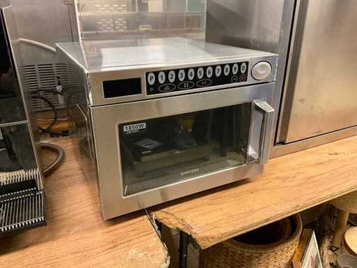 2020 Samsung CM 1929A Microwave Oven