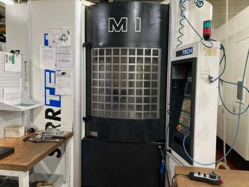 Centro di lavorazione verticale SERRTECH M1