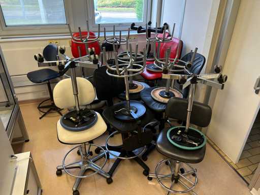 Laboratoriumstoel en krukset