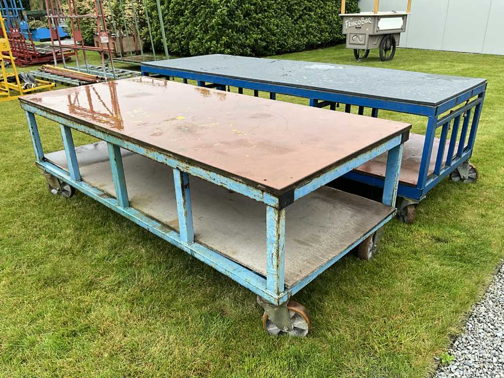 Mobile work table (2x)