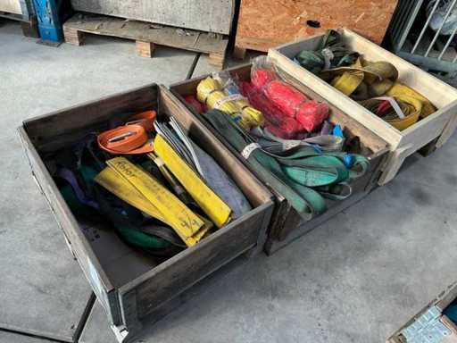 Batch of lifting straps