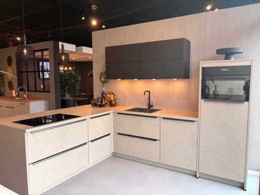 (Showroom) kitchens and appliances