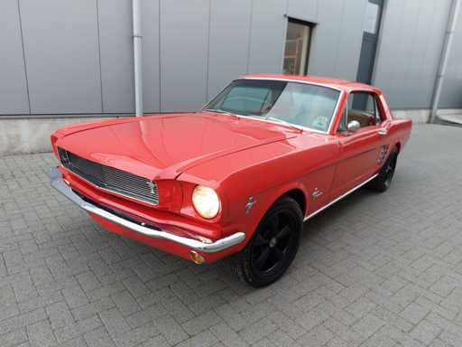 Ford Mustang 1966 mit durchgehendem Vordersitz