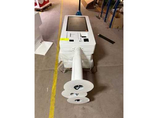 Set van grootformaat verticale onvolledige terminals met nieuwe touchscreens (3x)