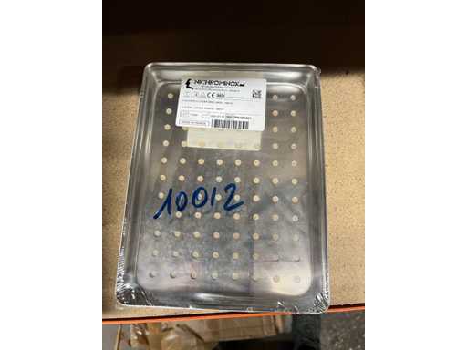 Nichrominox – Perforierte Edelstahldeckel 18*25