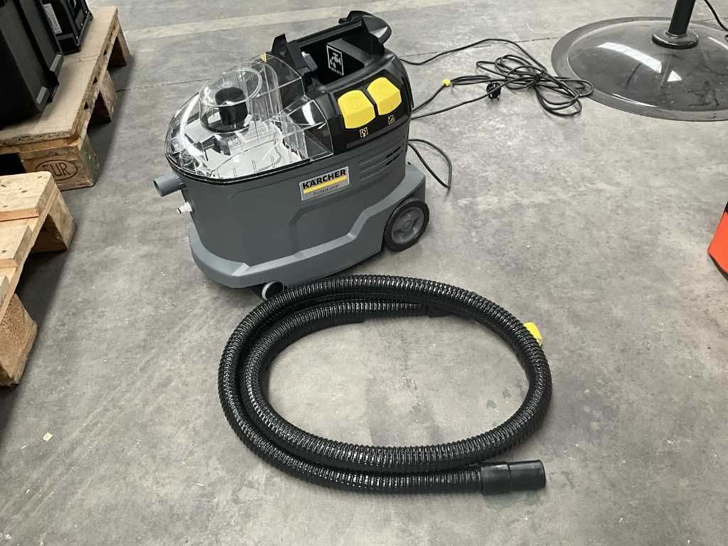 Carpet cleaner KÄRCHER PUZZI 8/1