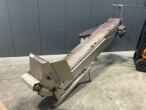 Waterfall elevator belt with bunker (c)