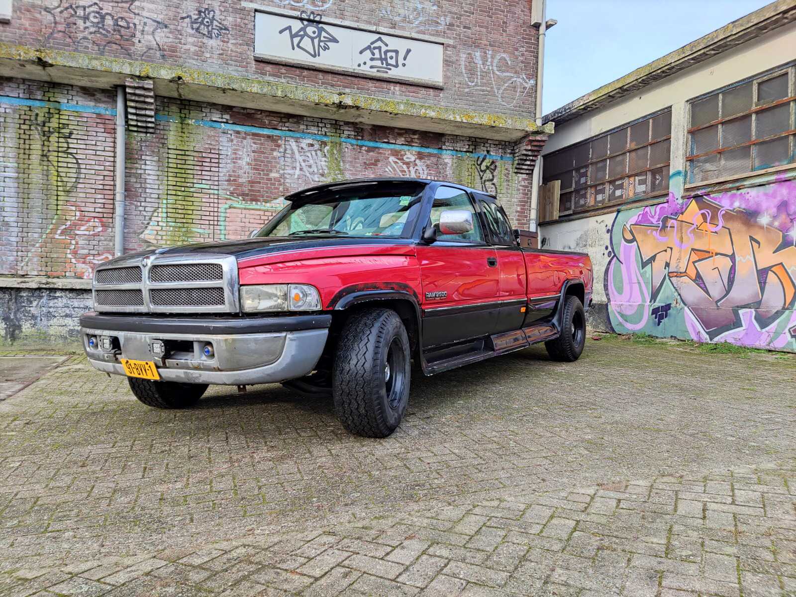 1996 Dodge RAM 2500 Pick Up Passenger Car