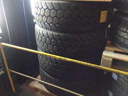 Pneus, roues et jantes (4x)