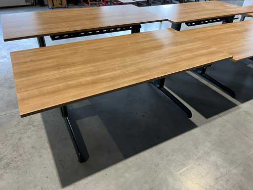 Ahrend - in hoogte verstelbaar - Desk