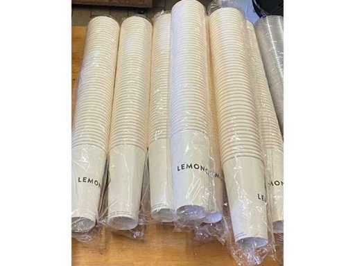 Papieren beker + rietje