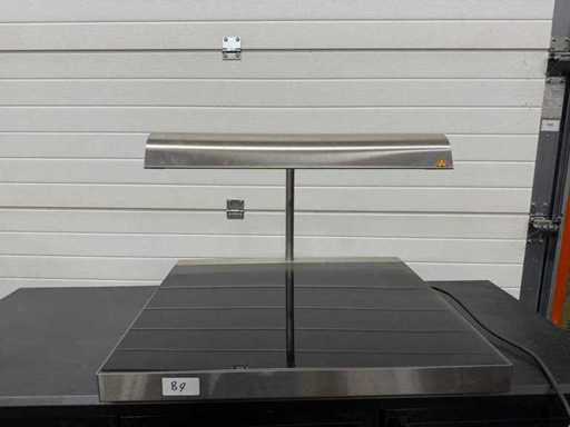 Heating plate with heat lamp