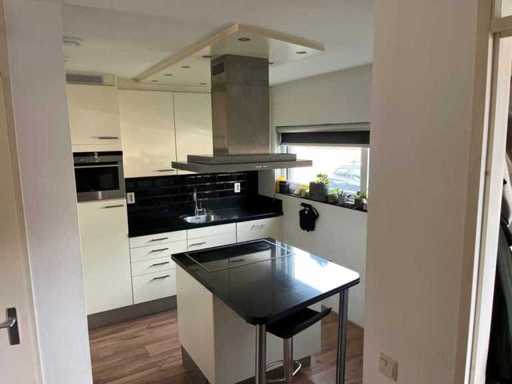 Cuisine avec appareils électroménagers Siemens