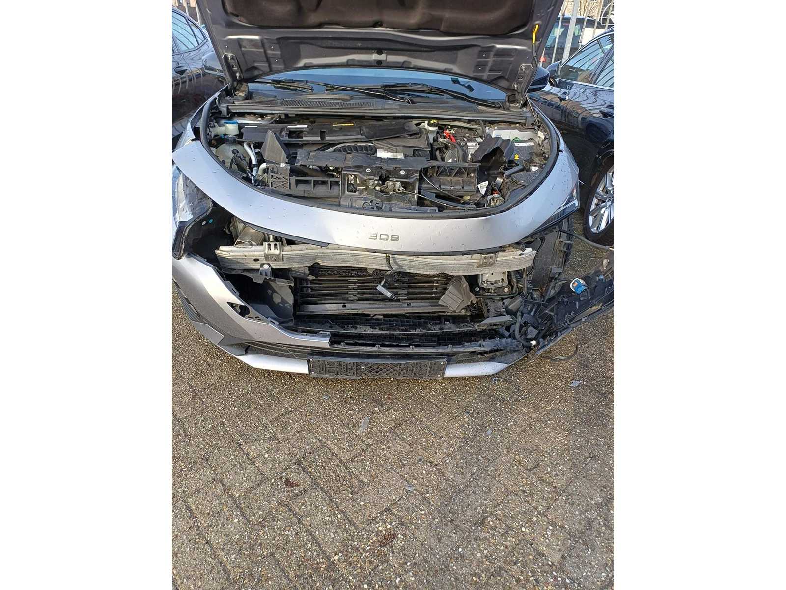 Peugeot 308 1.2 Hybrid 136 e-DCS6 Active Pack Business | GGL-42-F