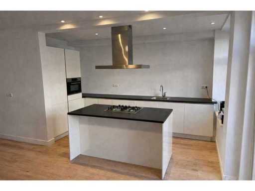 Keuken met apparatuur