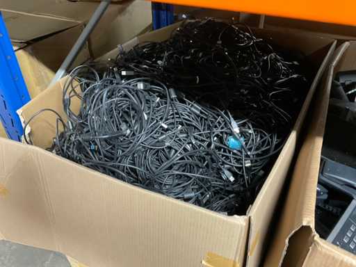 Party PC & câble réseau