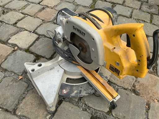 Dewalt DW707 Crosscut Circular Saw