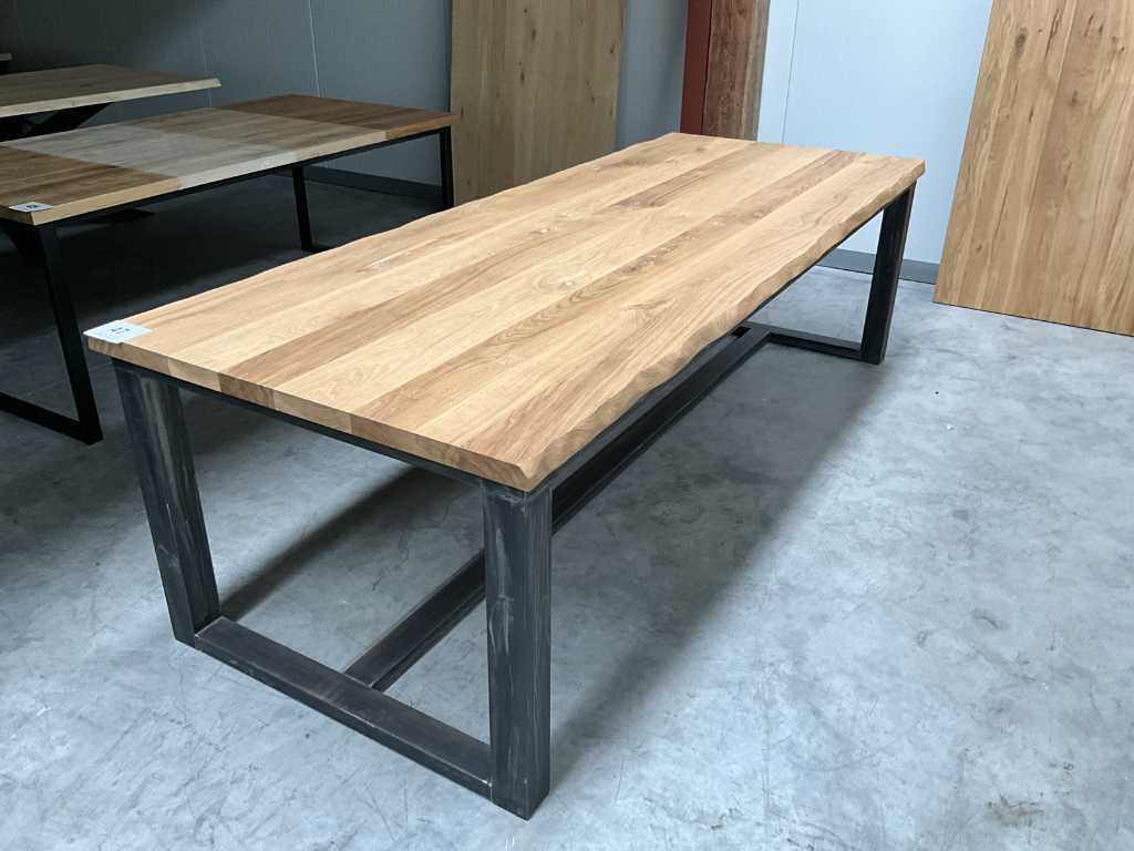 Solid oak dining table SQUAVI