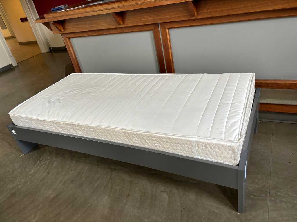 Single bed 90x200