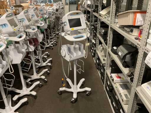 WelchAllyn Vital Signs 6000 series Patient Monitor