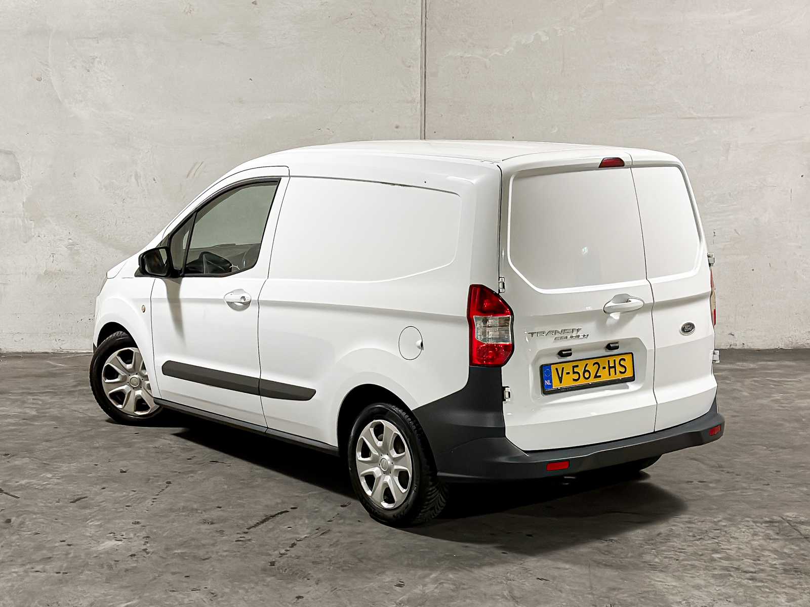 Ford Transit Courier 1.5 TDCI Trend 75pk 2017 (Origineel-NL + 1e eigenaar), V-562-HS