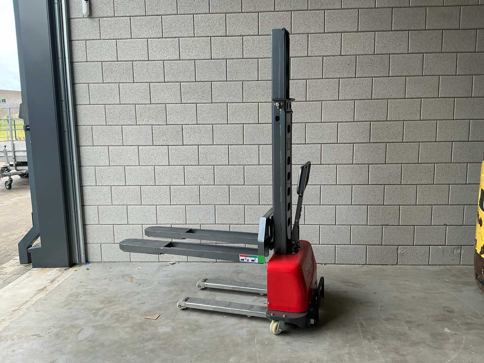 2025 HCL Hcl500 Takeaway Stacker