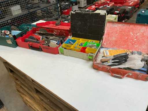 Cutie de unelte cu conținut (4x)