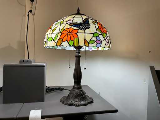 TIFFANY Tafellamp met vlinder en bloemen