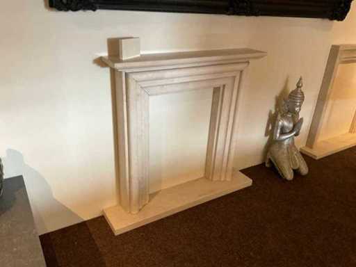 Kamin aus Naturstein