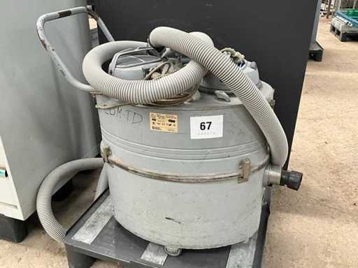 Nilfisk GM82 Industrial vacuum cleaner