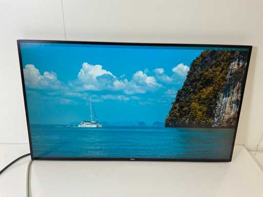 Dell (U2720Q) 27", 3840x2160 (UHD) IPS Monitor