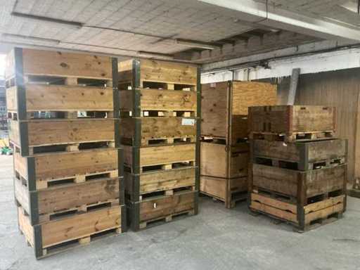 Storage pallets (18x)