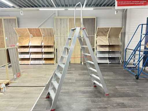 Kelfort - 3220 - klatka schodowa