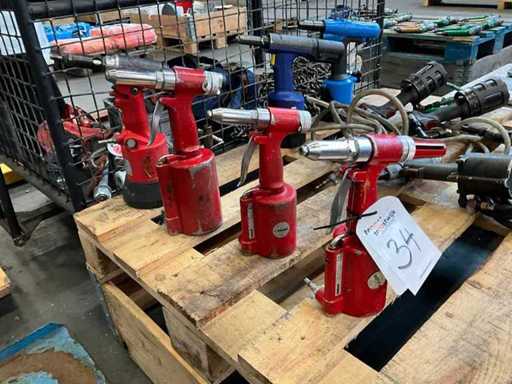 Various pneumatic rivet pliers (4x)