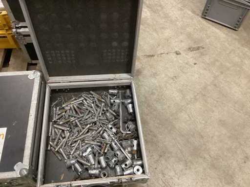 Accessori per travi in alluminio nella custodia