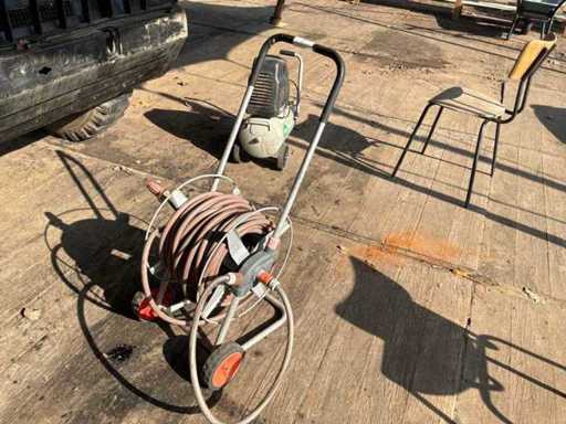 Gardena-Gartenschlauch mit Rolle