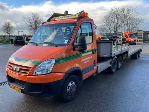 Bedrijfswagen met oplegger