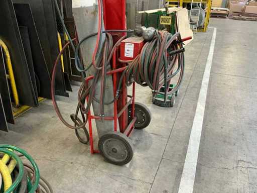 Wózek z butlami gazowymi