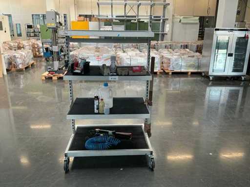 Carro de almacenamiento con contenido