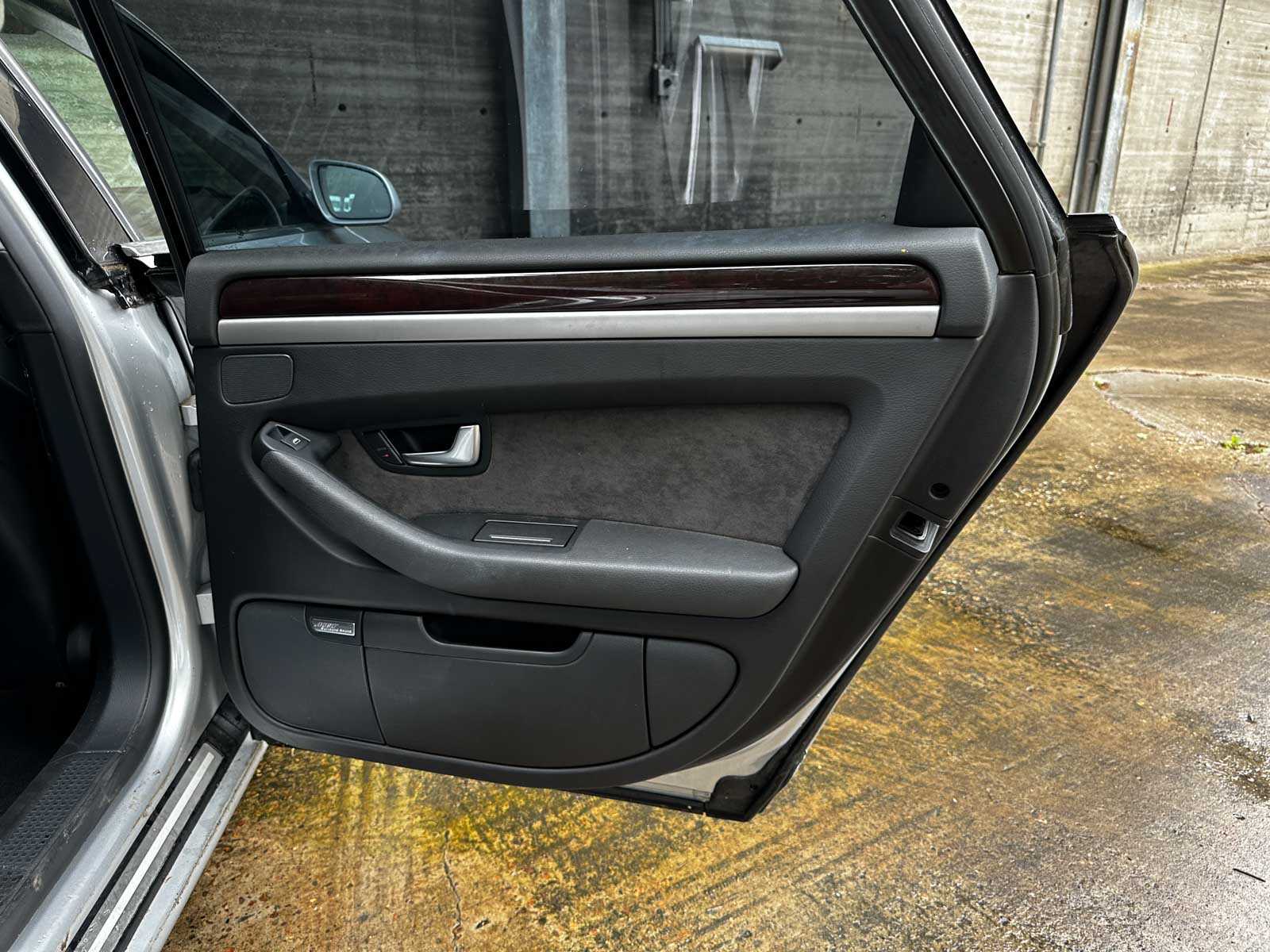 Audi A8 4.2 V8 Quattro Pro Line 349pk 2007 (Origineel-NL), 81-XB-RK